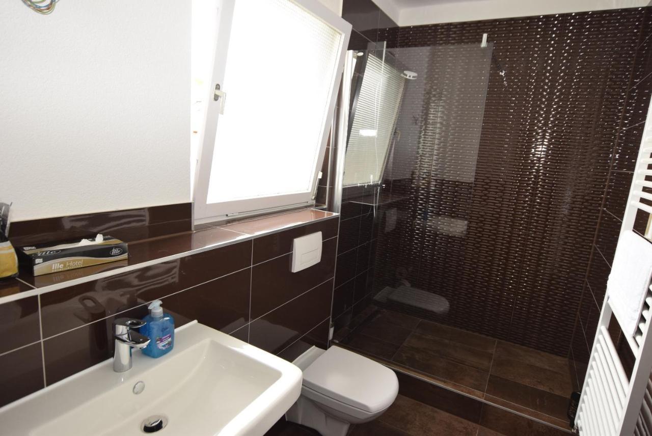Nuertingen Zimmer Extérieur photo