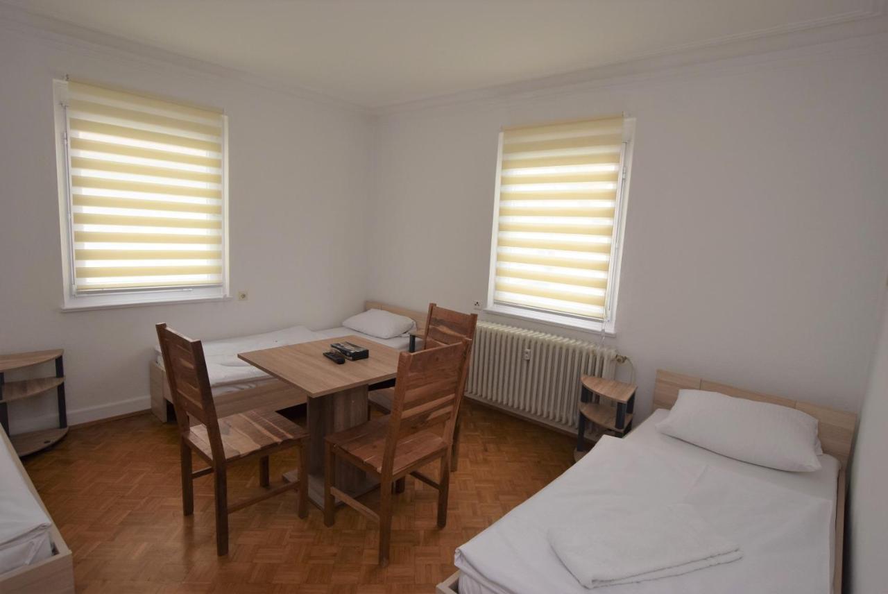 Nuertingen Zimmer Extérieur photo