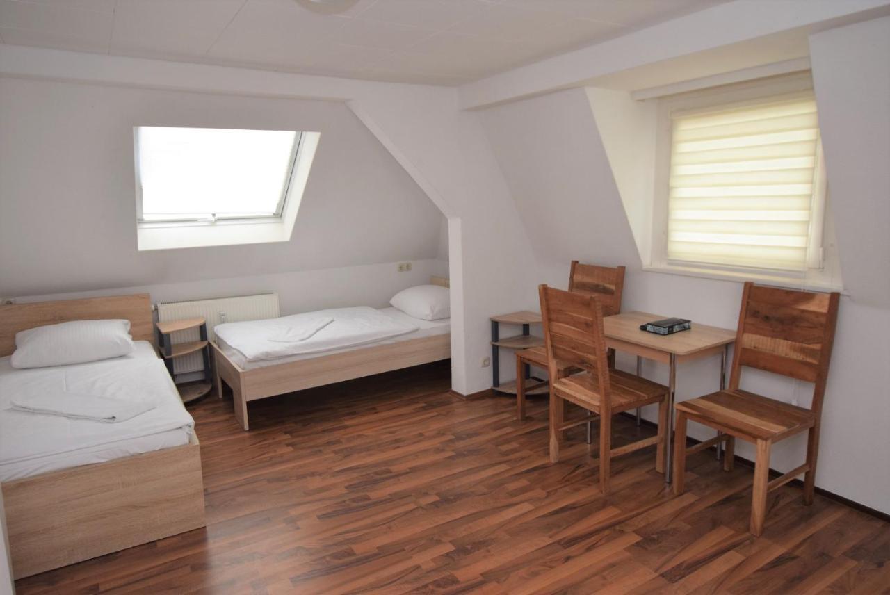 Auberge de jeunesse Nuertingen Zimmer Extérieur photo